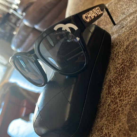 Chanel black sunglasses, authentic , worn once, I need prescription sunglasses, - Picture 6 of 7